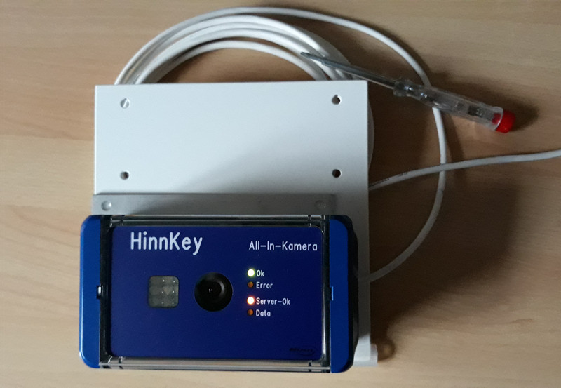 HinnKey auf Montageblech montiert